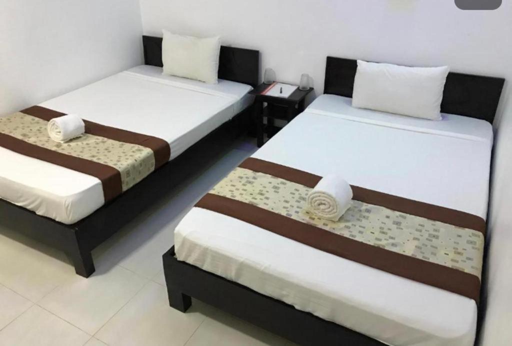 Hotel Trinco Relax Hut Trincomalee Exterior foto