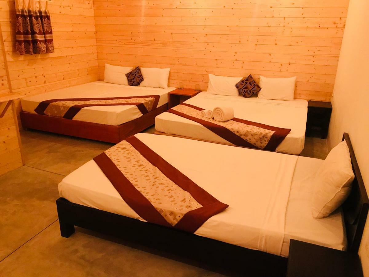 Hotel Trinco Relax Hut Trincomalee Exterior foto